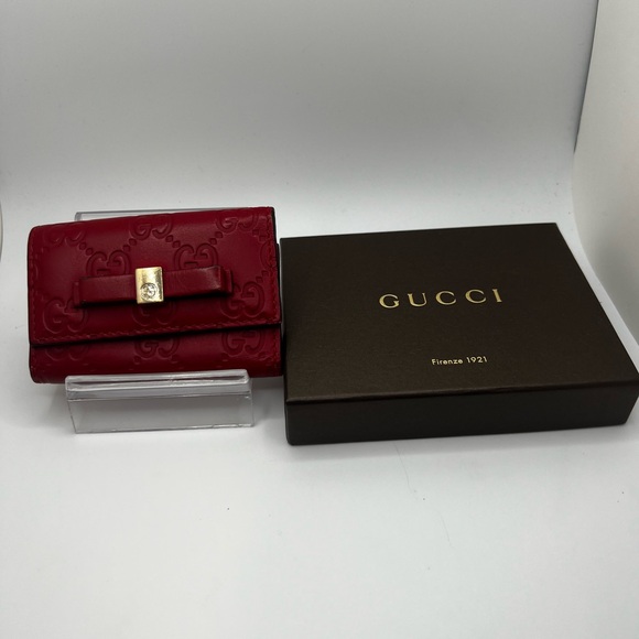 GUC Gucci Red Guccissima Leather Bow 6 Key Case - Picture 1 of 8